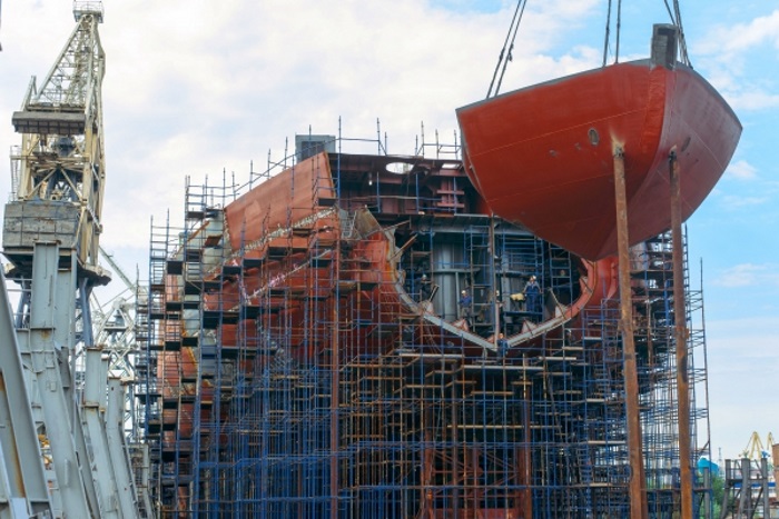 Завершено строительство носовой части головного атомного ледокола «Арктика».