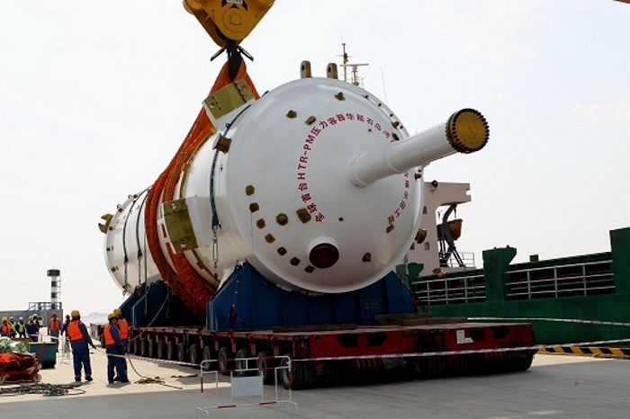 Корпус газоохлаждаемого реактора HTR-PM доставлен на площадку в Шидаоване.