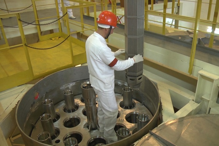 Началась загрузка в реактор энергоблока №5 Запорожской АЭС топлива ТВС-WR.